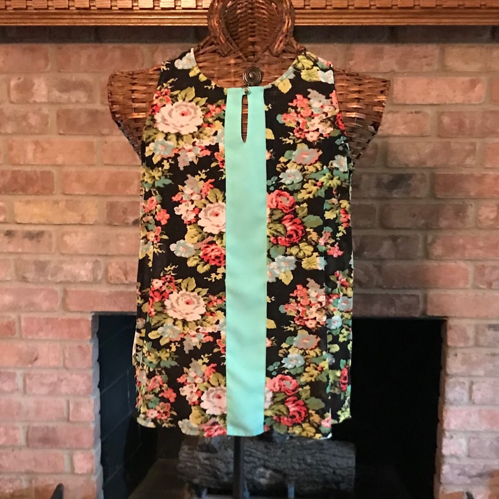 Faith and Joy Sleeveless Shirt Size Small